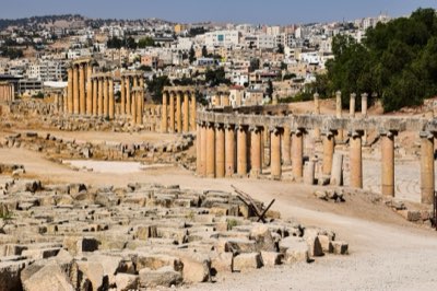 Maravilla Mundial: Descubre Petra, Ciudad Tallada en Arenisca