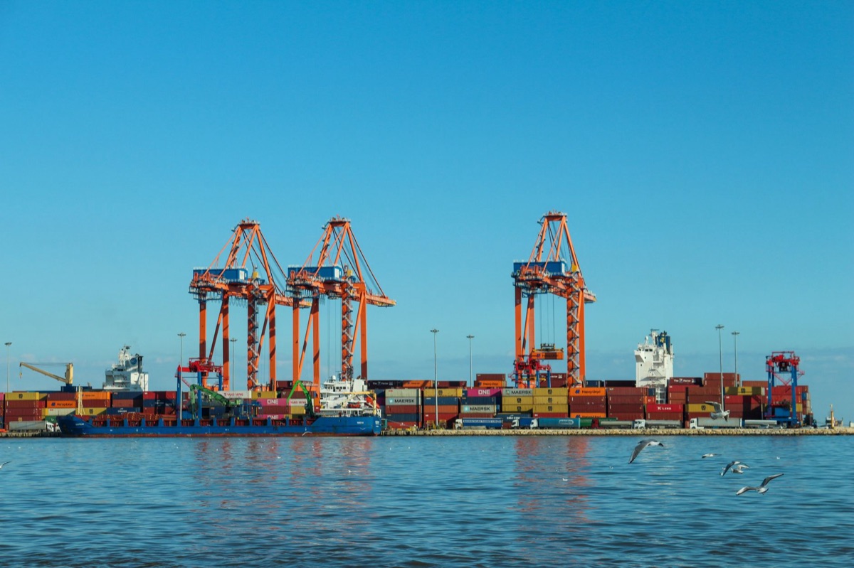 Terminus de transport maritime et logistique du port d'Amsterdam.